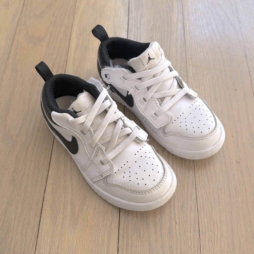 EUC Toddler Nike Air Jordan Size 10